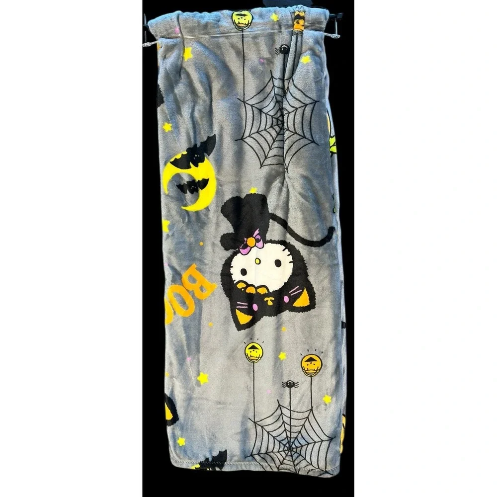 Hello Kitty Sanrio Halloween Black Cat Spider Web Plush Throw Blanket 🐈⬛🎃🕷️